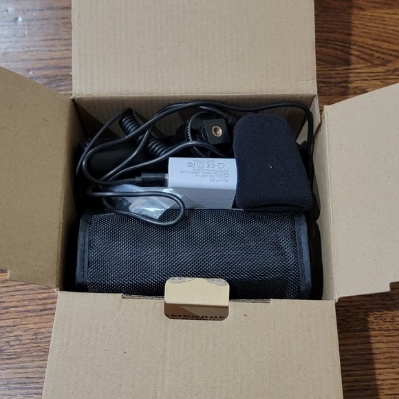 Camcorder - Picture 2 of 4